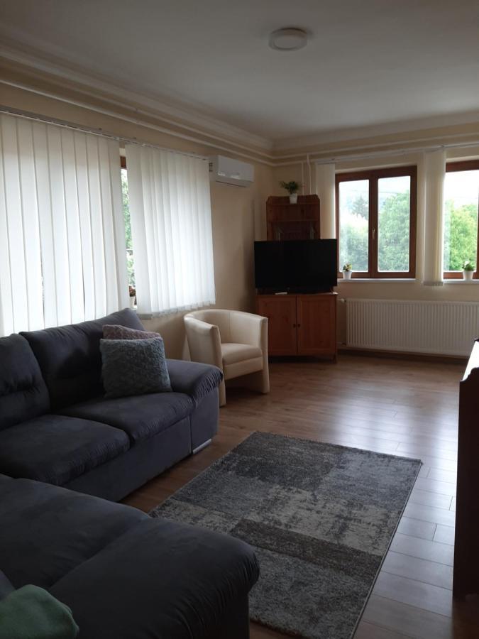 Megyeri Apartman Pócsmegyer Exterior foto