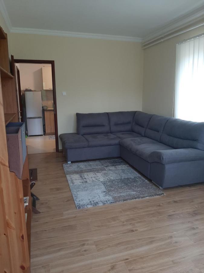 Megyeri Apartman Pócsmegyer Exterior foto