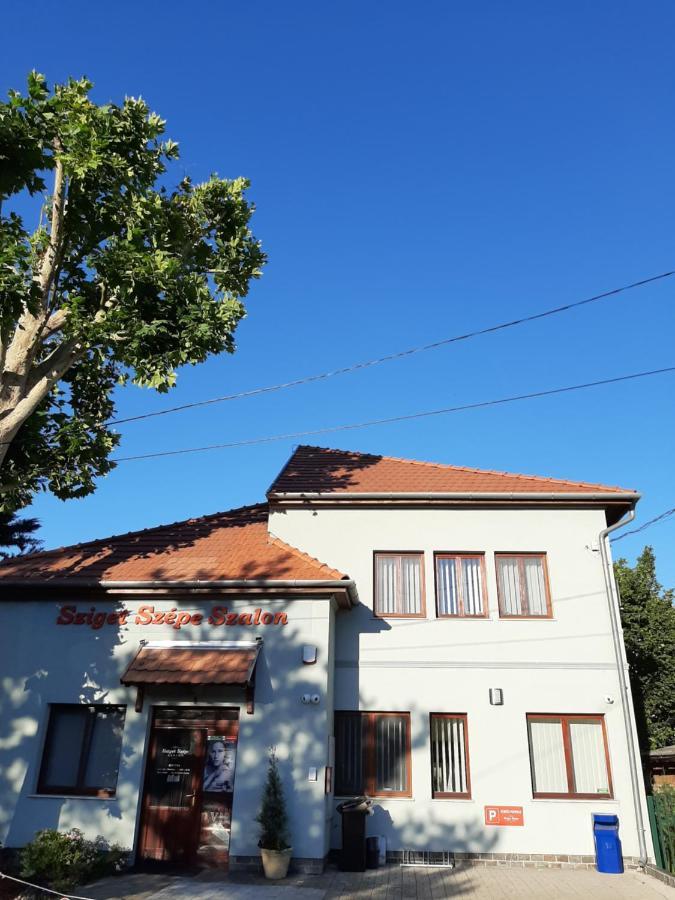 Megyeri Apartman Pócsmegyer Exterior foto