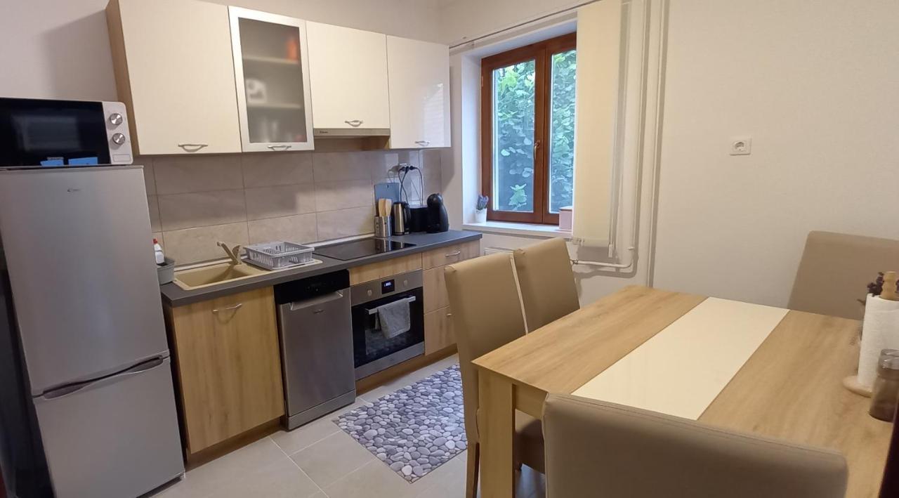 Megyeri Apartman Pócsmegyer Exterior foto